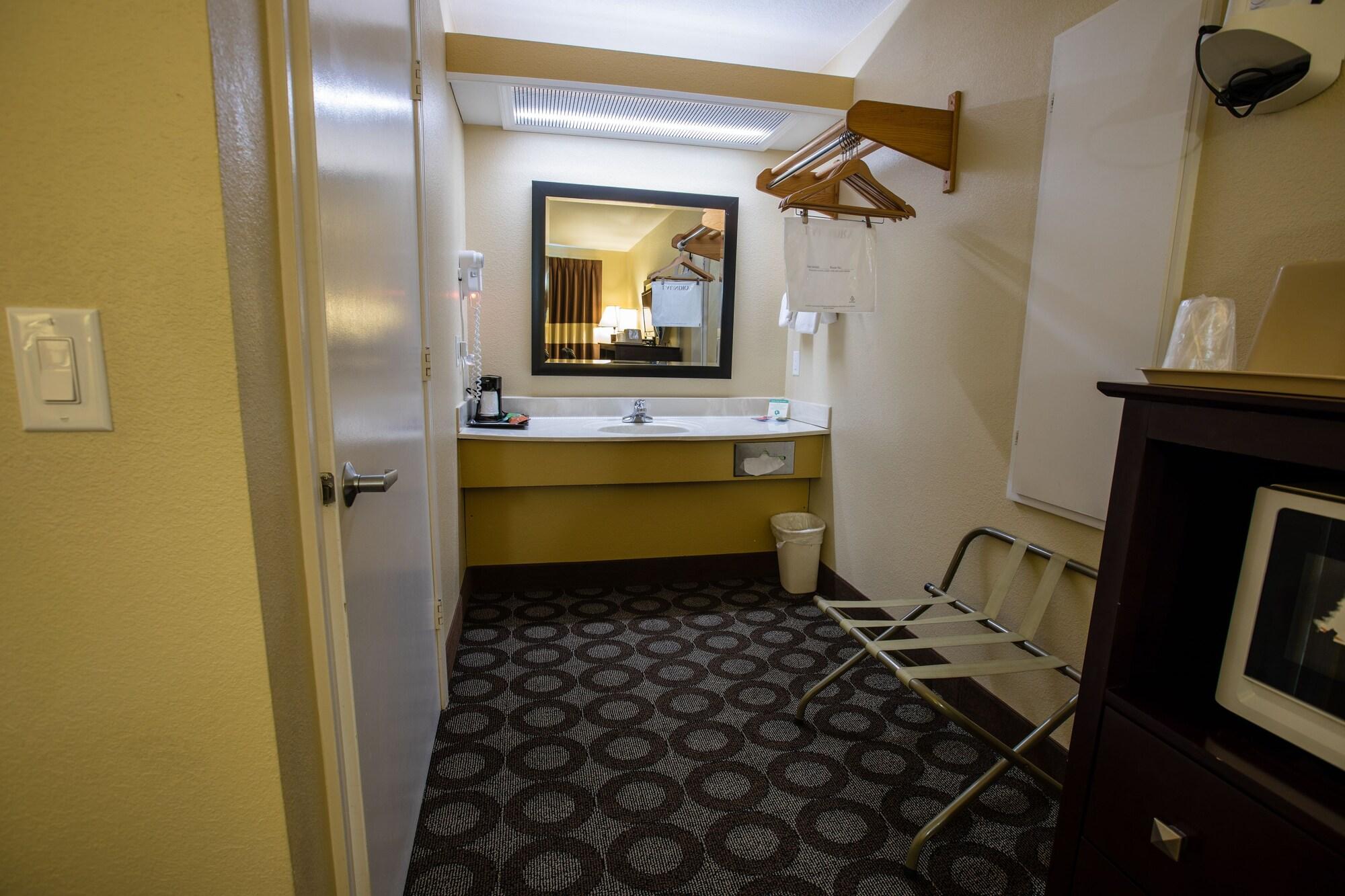 Relax Inn And Suites Kuttawa Екстериор снимка