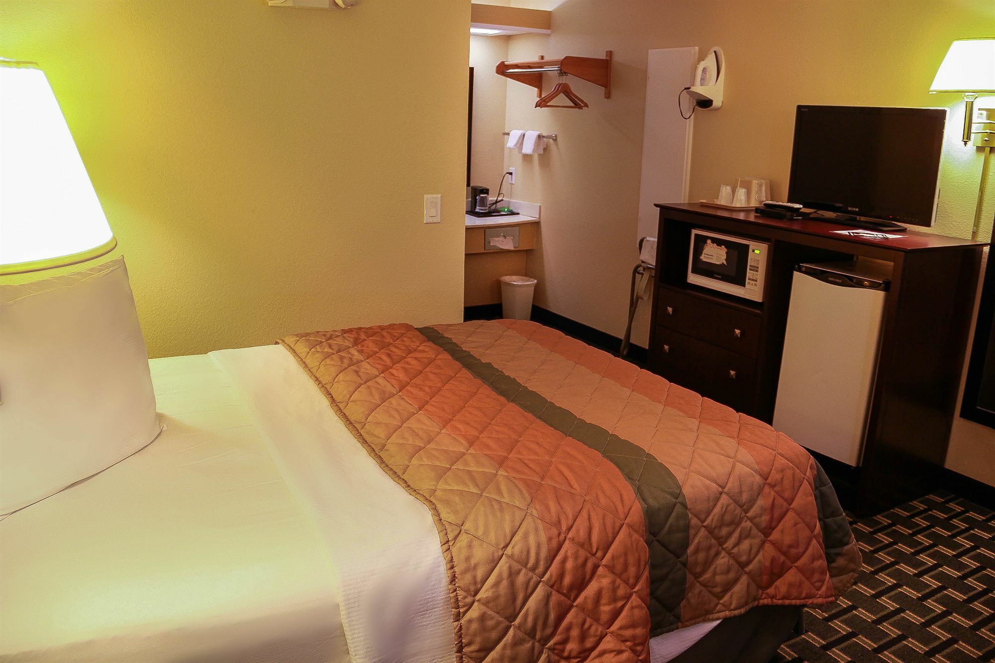 Relax Inn And Suites Kuttawa Екстериор снимка
