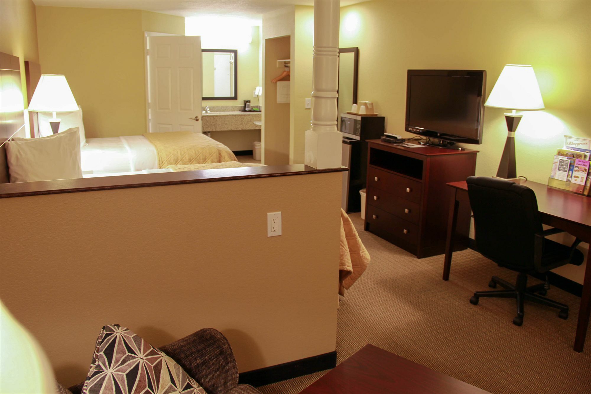 Relax Inn And Suites Kuttawa Екстериор снимка